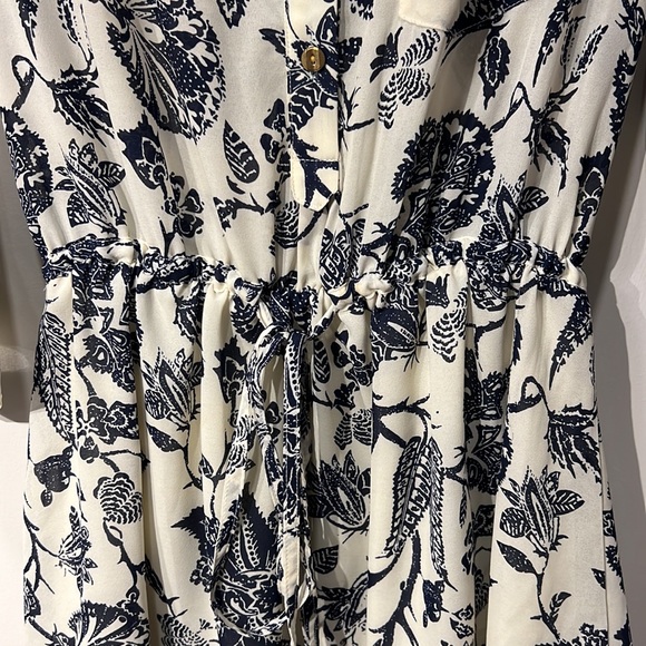 Navy & cream floral blouse - Women’s Medium - EUC - Picture 7 of 12